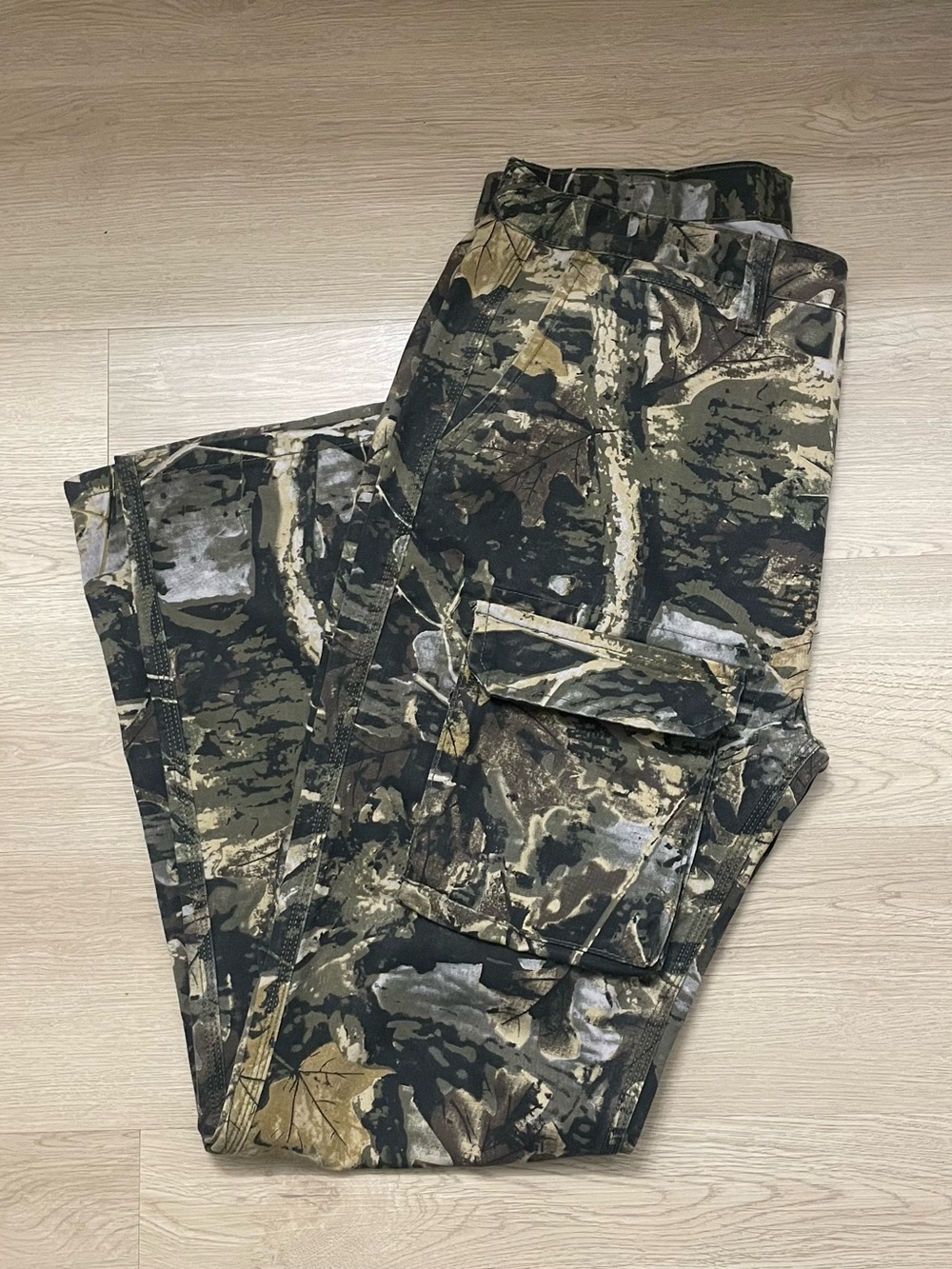 Men's Camouflage Cargo Pants - Green/Brown Camo